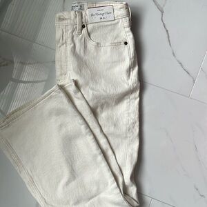 Abercrombie & Fitch NWT The Vintage Flare High Rise Jeans